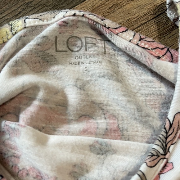 Mint condition top! - Picture 3 of 3